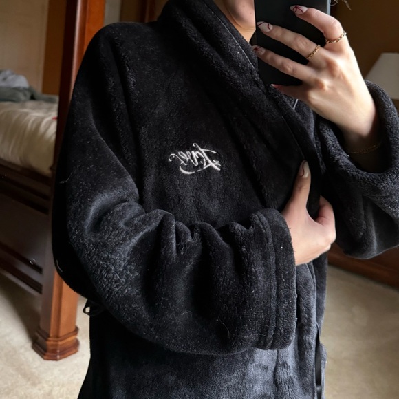 Black Plush Robe - Picture 2 of 3